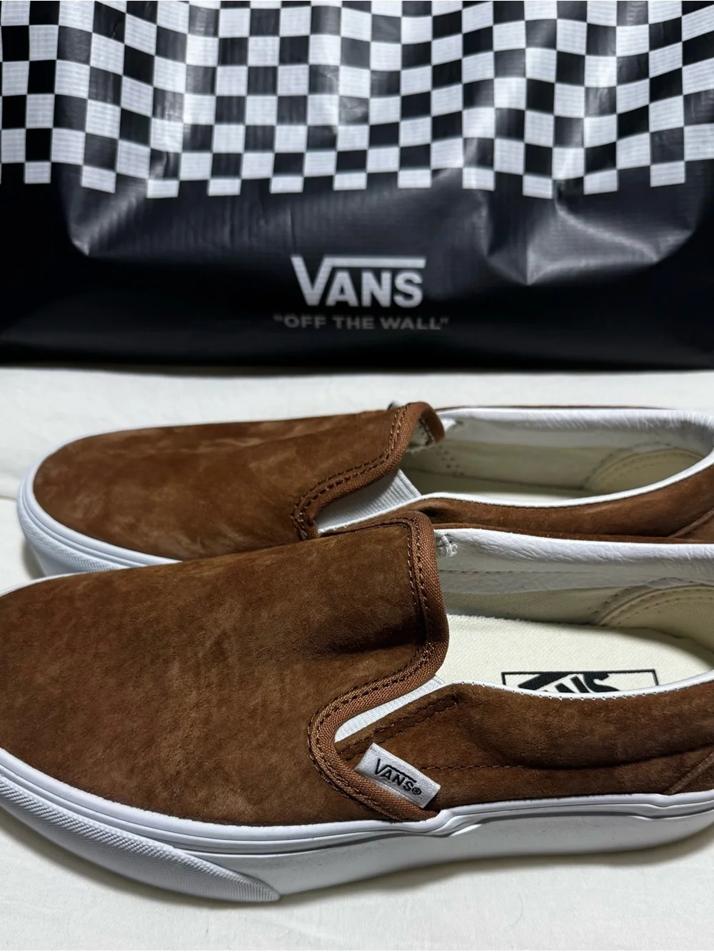 NEW Vans Brown Suede Slip-On Sneakers Women’s 7.5 with 2 Packs of Van’s Socks